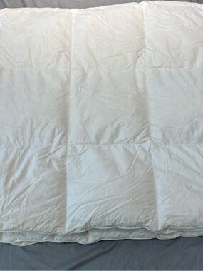 Canadian Down& Feather  white Duvet Quilt. Victorian  Twin 79”x85”